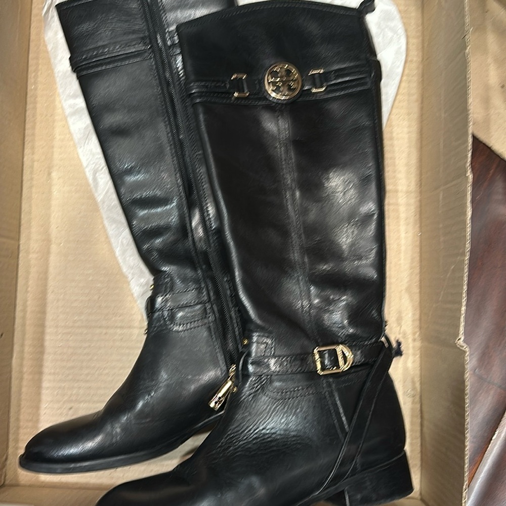 Black Talk Boots size 7 in really good condition must have worn about 4 times